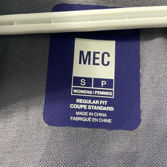 MEC Rain Jacket - Picture 2 of 3